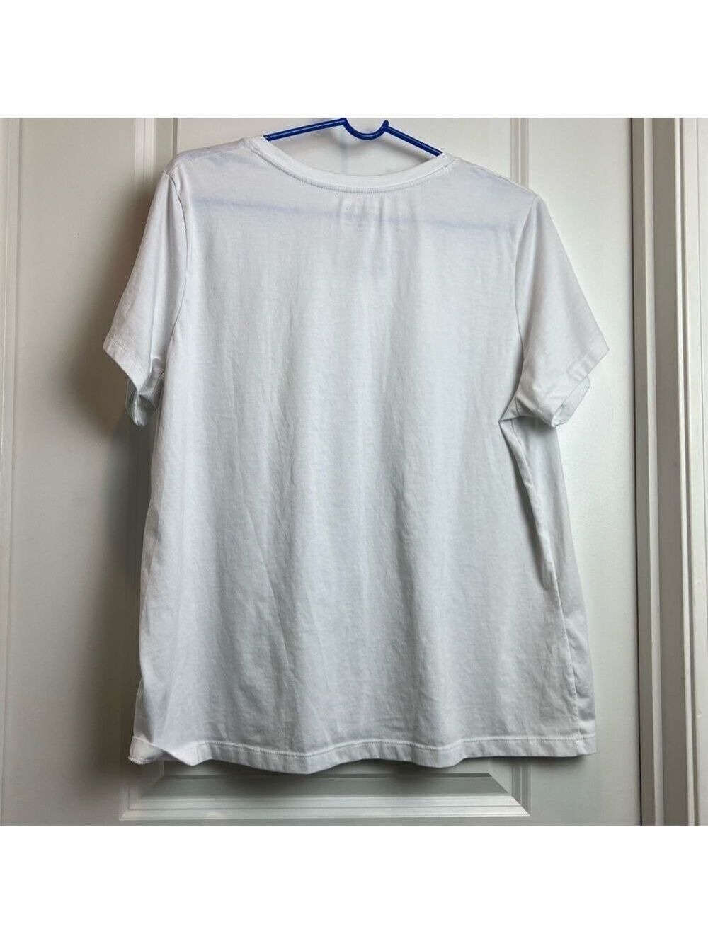 Time and Tru XXL White V-Neck T shirt very soft - Picture 4 of 5